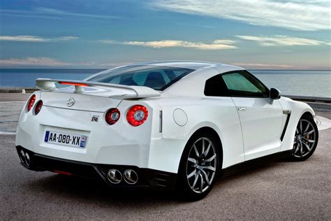 Nissan GT-R Black Edition - цена и характеристики, фотографии и обзор