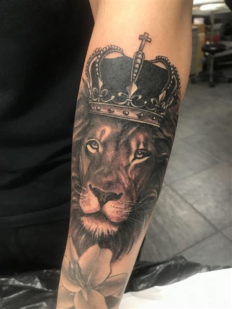 Lion with crown done by Mike Wall at Cult Classic Tattoo, Romford