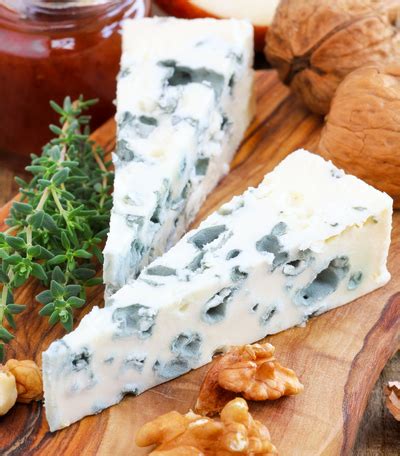 Roquefort cheese: nutrition data, where found and 28 recipes