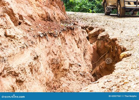 Road landslide damage editorial photo. Image of narrows - 42027561