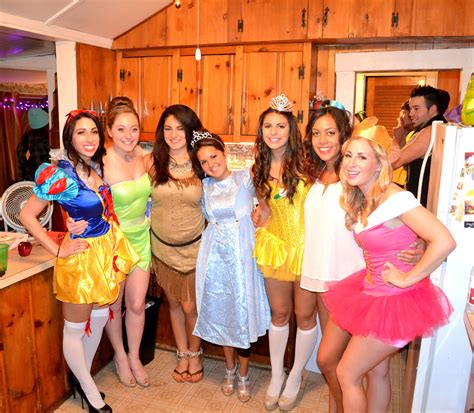 √ Easy Disney Princess Costumes