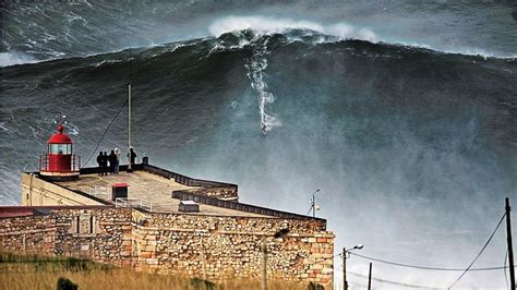 Waves at Nazare PT .. huge or what .. No Wave, Large Waves, Big Waves, Surf Mar, Mcnamara, Foto ...