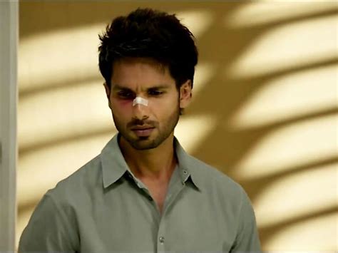 Shahid Kapoor, Kiara Advani clock in 3 years of Kabir Singh