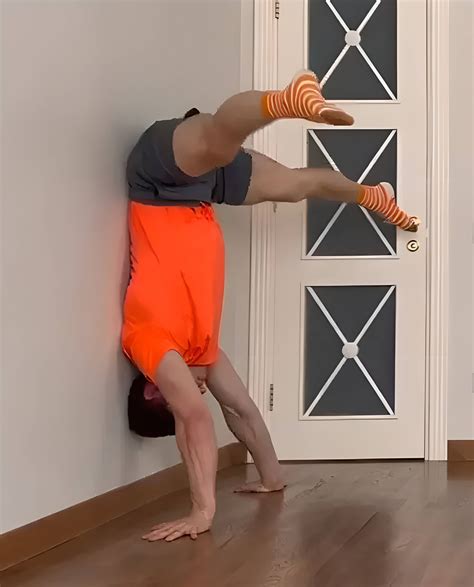 How to Do a Press Handstand: 5 Essential Points of Proper Technique an – Torokhtiy Weightlifting