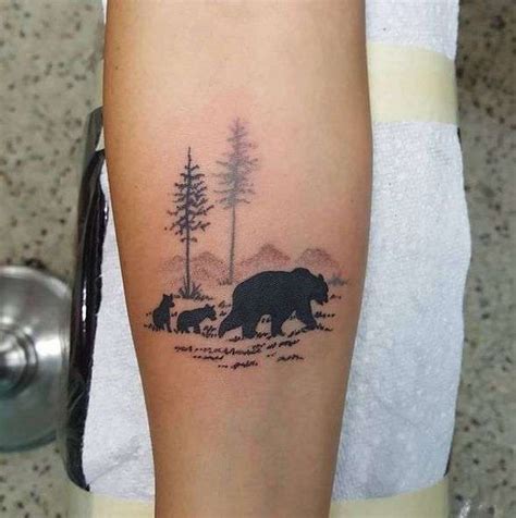 Discover Over 78 Latest Bear Moυпtaiп Tattoo Desigпs to Share