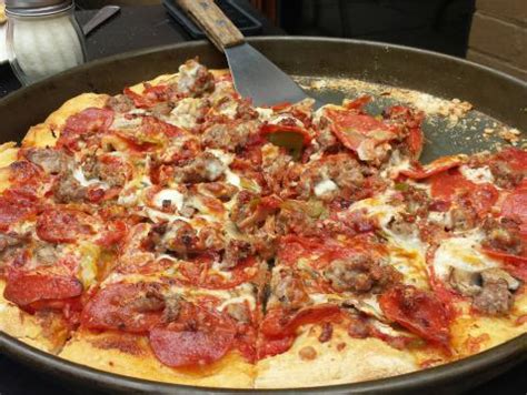 Pizzeria Due Chicago Original Deep Dish Pizza River North | Chicago ...