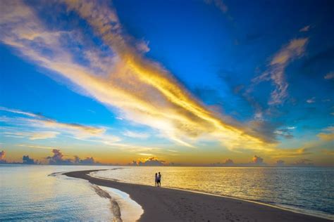 Top 5 Places in and around Varkala Beach: Why Foreigners LOVE Them