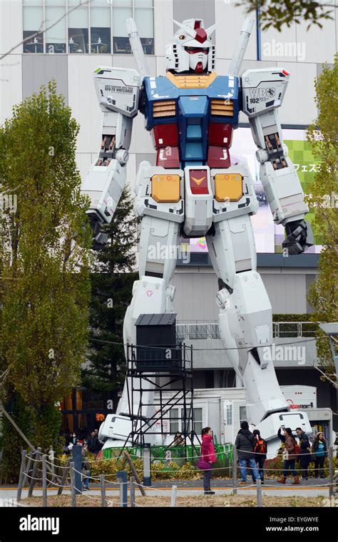 Gundam statue in Odaiba, Tokyo Japan Stock Photo - Alamy