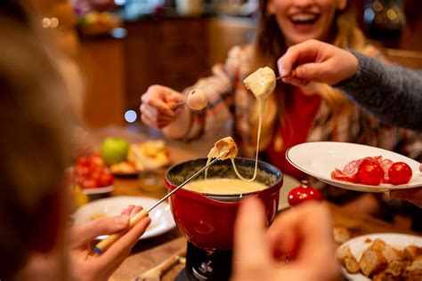 Raclette vs Fondue | Taste France Magazine