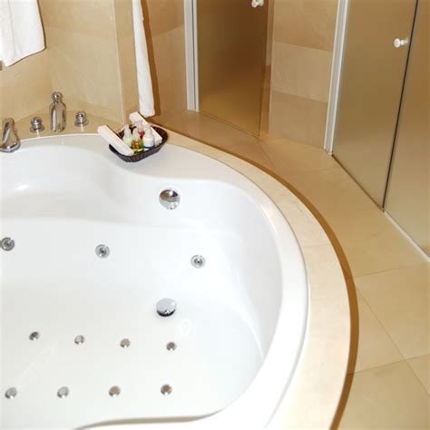 Cleaning Jacuzzi Tub Jets / Bacteria Alert: How To Clean A Jetted Tub ...