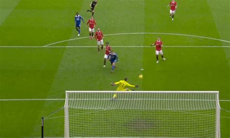 Video: Man United's David de Gea denies Barnes with sensational save