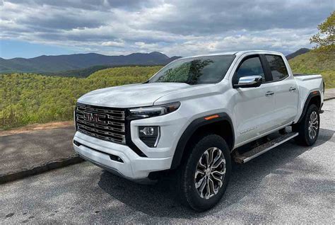 2023 GMC Canyon redesigned with more capability, AT4X off-road trim | Automotive News