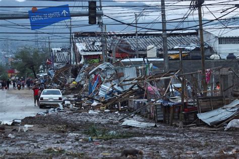 Hurricane Otis pummels Mexico's Acapulco, cutting off famous beach resort