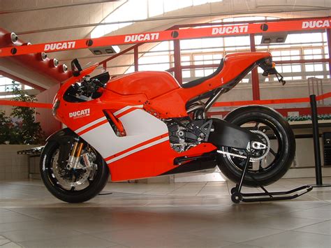 Beautiful Bikes: Ducati Desmosedici RR