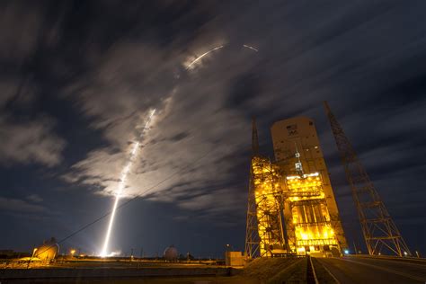 Private Cygnus Spacecraft Blasts Off with NASA Cargo in Stunning Night Launch