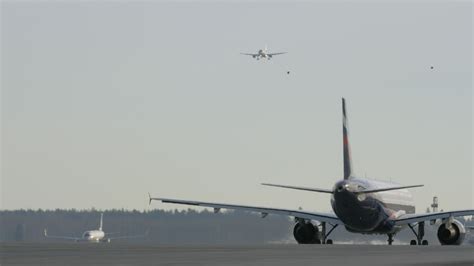 Planes preparing to take off and landing 28712234 Stock Video at Vecteezy