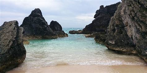 The Best Beaches in Bermuda: Visiting Pretty Pink Sand Beaches of Your Dreams | Justin Plus Lauren