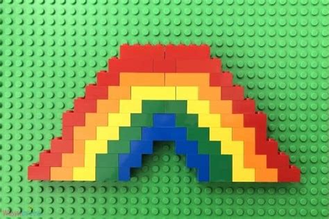 How to Build a LEGO Rainbow | Mombrite