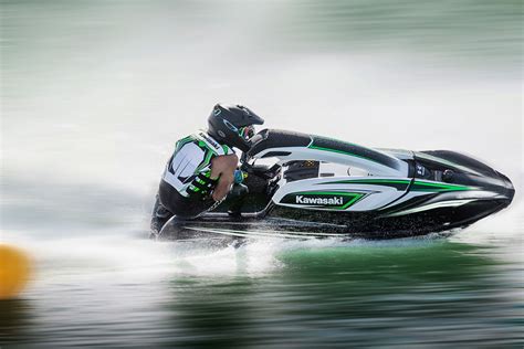 Kawasaki Jet Ski SXR Review - boats.com