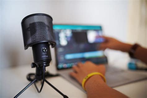 Fifine K669 Affordable Mic for Podcast and Streamers | One Tech Traveller