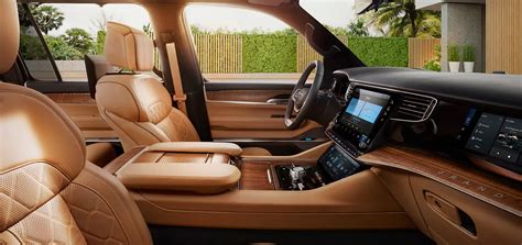 10 SUVs That Have A Nicer Interior Than The New Jeep Grand Cherokee ...