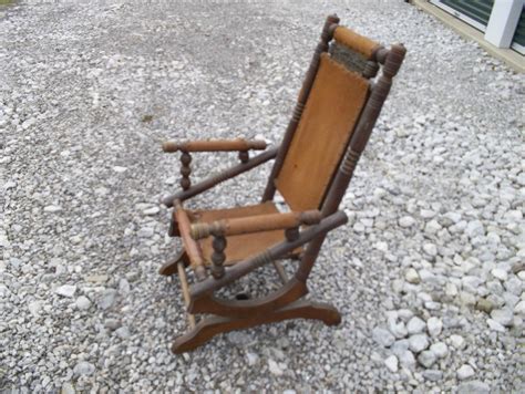 Antique Vintage Pedestal Platform Rocking Chair Spindle Rocker • $109.95