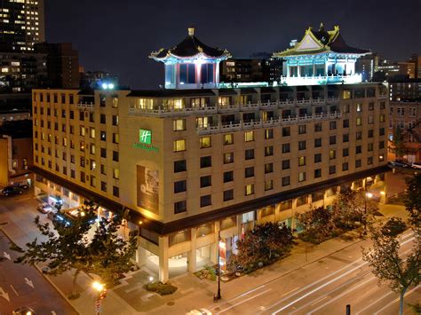 Hotel in Montreal | Holiday Inn Montreal Centreville Downtown Hotel