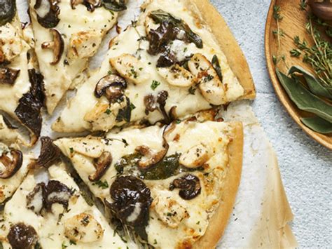 Galbani® Bel Paese Pizza with Chicken & Mushrooms - Lactalis Culinary