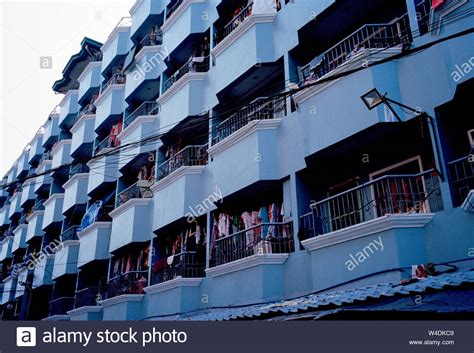 Philippines poverty hi-res stock photography and images - Alamy