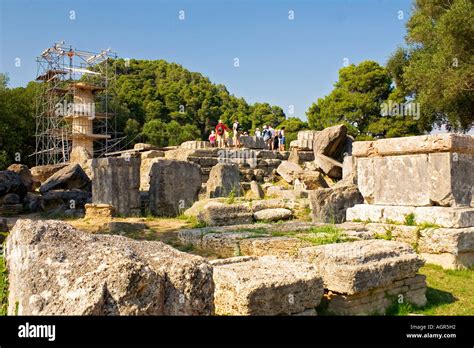 Ruins of temple Zeus Stock Photo - Alamy