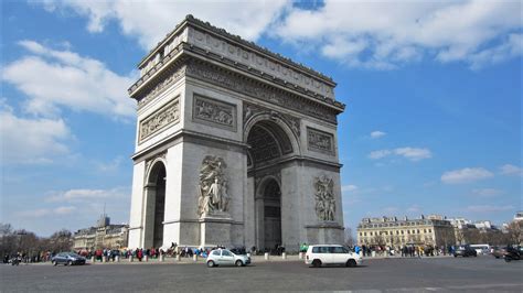 10 Of The Most Popular Tourist Attractions In Paris | Images and Photos finder