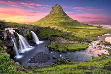 Iceland in August 2021: Weather, Northern Lights & 10 BEST things to do!