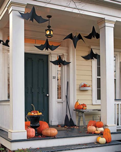 Outdoor Halloween Decorations | Martha Stewart