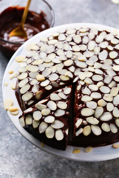 Low-carb Almond Flour Chocolate Cake - Primavera Kitchen