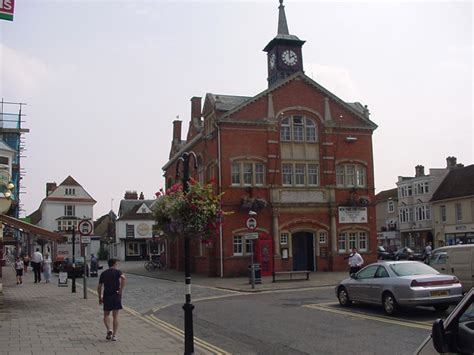 "Thame Town Hall in Oxfordshire" by poe at PicturesofEngland.com