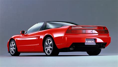 Acura NSX 2017 Vs NSX 1990: What has changed?