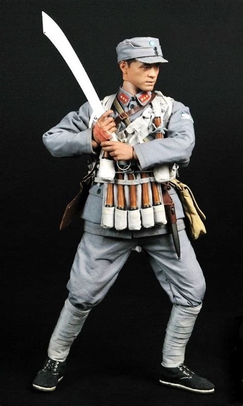 Chinese Nationalist Army armed with broadsword. | Wwii uniforms, Military action figures ...