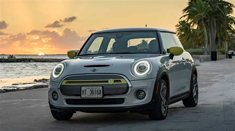 Test Drive: 2020 Mini Cooper Electric Review - CARFAX