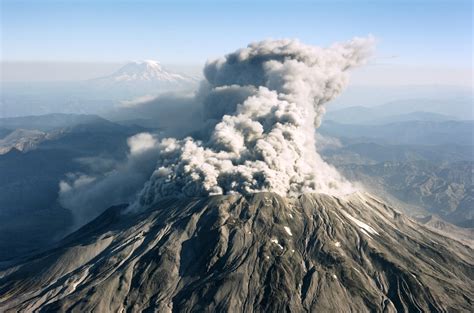 Events mark 42nd anniversary of Mount St. Helens eruption - The Columbian