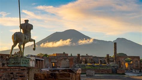 Photo tour: The ancient ruins of Pompeii, Italy | Rome to pompeii, Day trips from rome, Pompeii