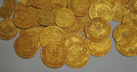 Should I Invest in A Coin Collection or in Gold Coins?