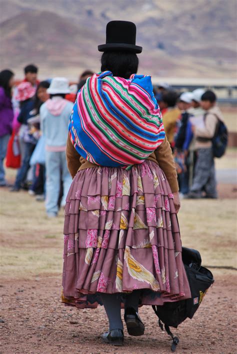 South America | A Aymara woman, Bolivia | Traje étnico, Hermosas ...