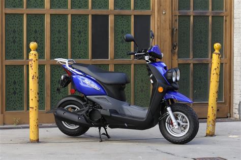 Yamaha Zuma 50F hits streets of S.F. (photos) - CNET