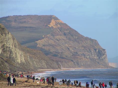 Charmouth Beach - Dorset | UK Beach Guide