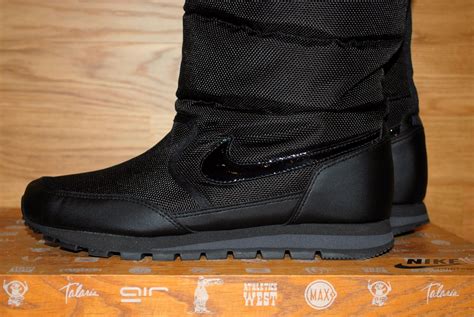 Six Feet Down: Womens Nike winterboots!!