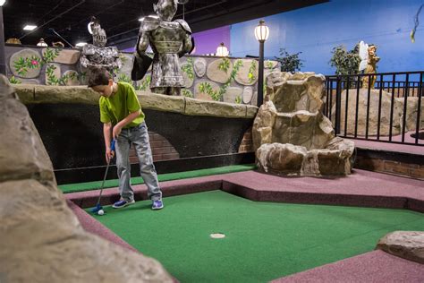 Indoor Mini Golf | Miniature Golf Courses | Grand Slam Family Fun Center | Coon Rapids, MN