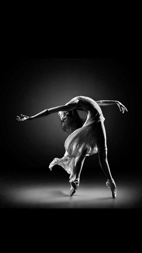 Ballet Photography: A Story of Ballerinas & Male Ballet Dancers in Black and White | Amazing ...