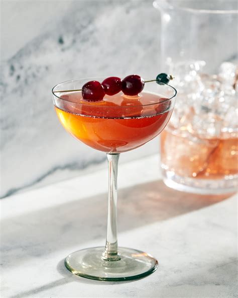 11 Signature Party Drink Ideas For Serious Cocktailers | Party drinks, Casino party foods ...