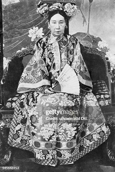 Chinese Empress Dowager Cixi, *1835-1908+, portrait c1900 News Photo - Getty Images