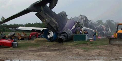 Crash of a Boeing 727-232AF in Tallahassee | Bureau of Aircraft Accidents Archives